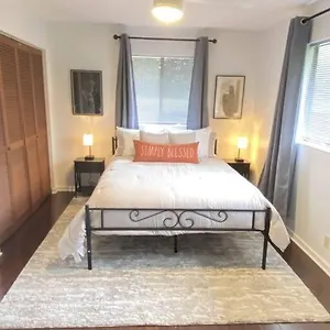  Apartment Peaceful, Private Master Bedroom With Own Bath Near Hilo, With Ac!